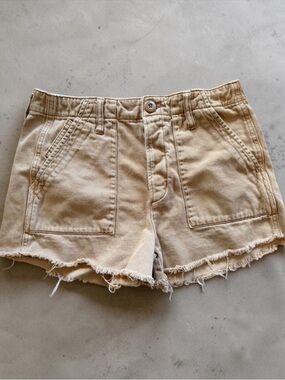 American Eagle cutoff shorts
Size 4